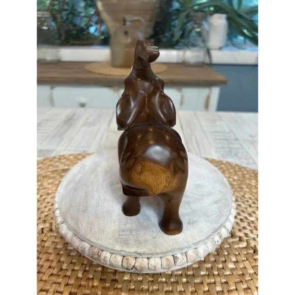 Vintage hand carved elephant with tusks. - Picture 4 of 7